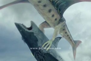 《八爪狂鲨大战梭鱼翼龙》电影解说文案
